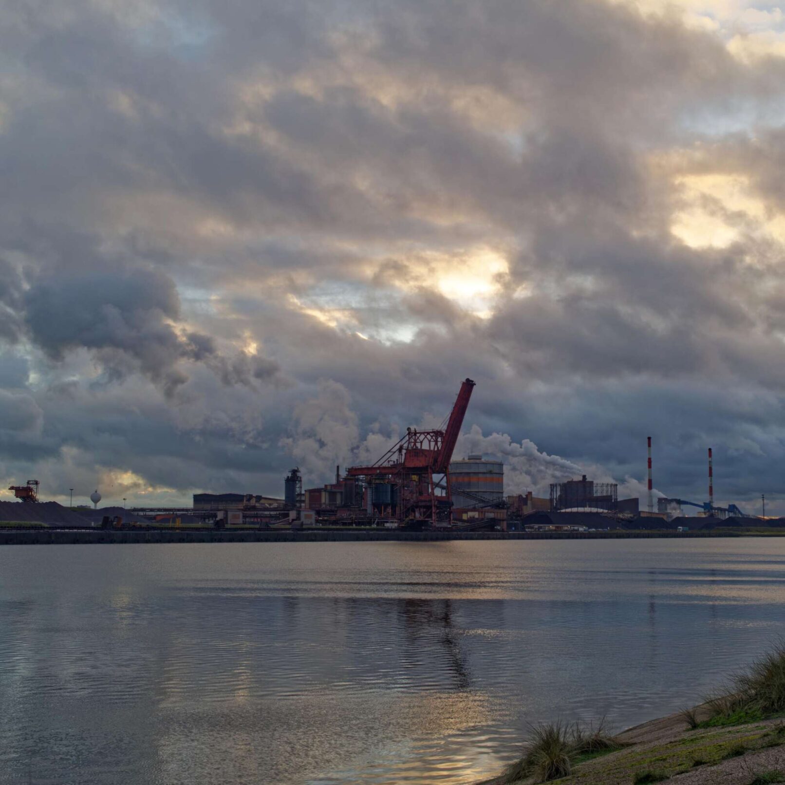 River or lake on a cloudy day photograph by EsäLAB, Digue du Breake, Dunkerk, 2023